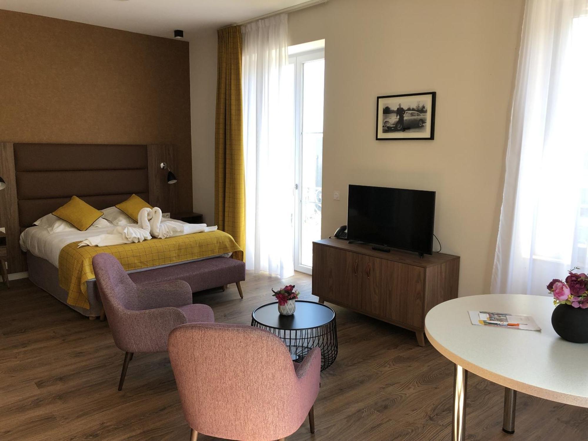 Domitys - Le Manoir Apartment Perignat-les-Sarlieve Exterior photo